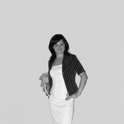 Lelia Pana - isense solutions B&W